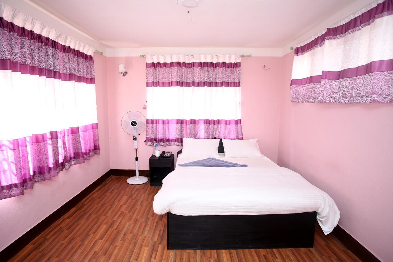 Mitra Garden Inn Catmandu Exterior foto