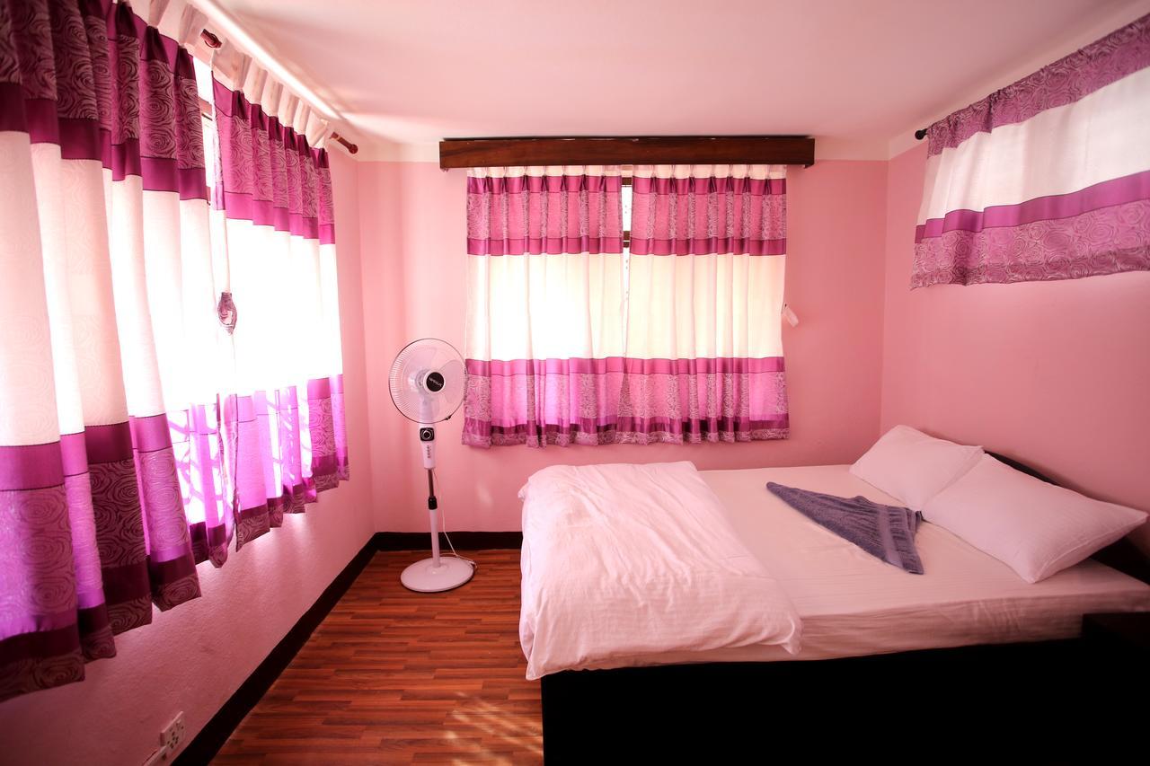 Mitra Garden Inn Catmandu Exterior foto