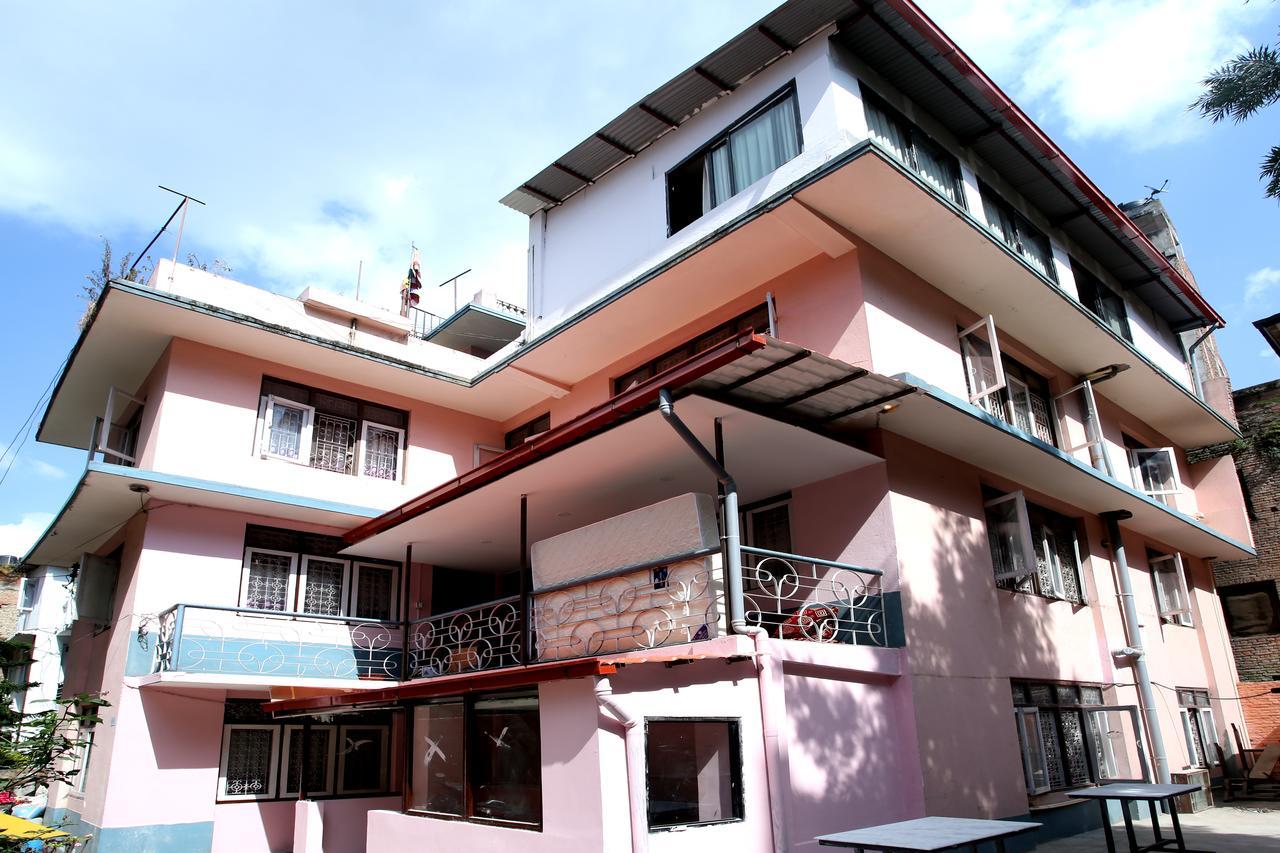 Mitra Garden Inn Catmandu Exterior foto