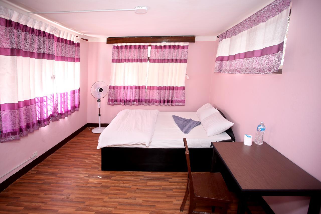Mitra Garden Inn Catmandu Exterior foto